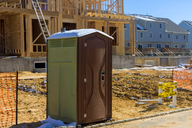 Portable Toilet Options We Offer in Village Of Four Seasons, MO